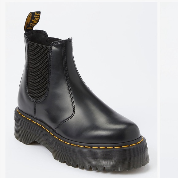 Dr. Martens Shoes - 2976 SMOOTH LEATHER PLATFORM CHELSEA BOOTS